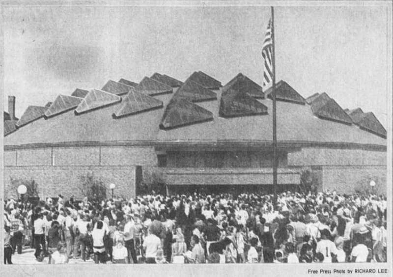 AutoWorld (Six Flags AutoWorld) - 1985 Photo (newer photo)